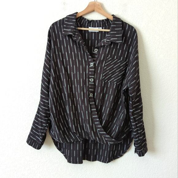 Habitat Tops - Habitat Women's Crossover Top Long Sleeve Wrap Medium Lagenlook Black Artsy EUC